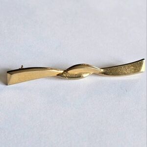 Vintage bar brooch gold tone metal pin